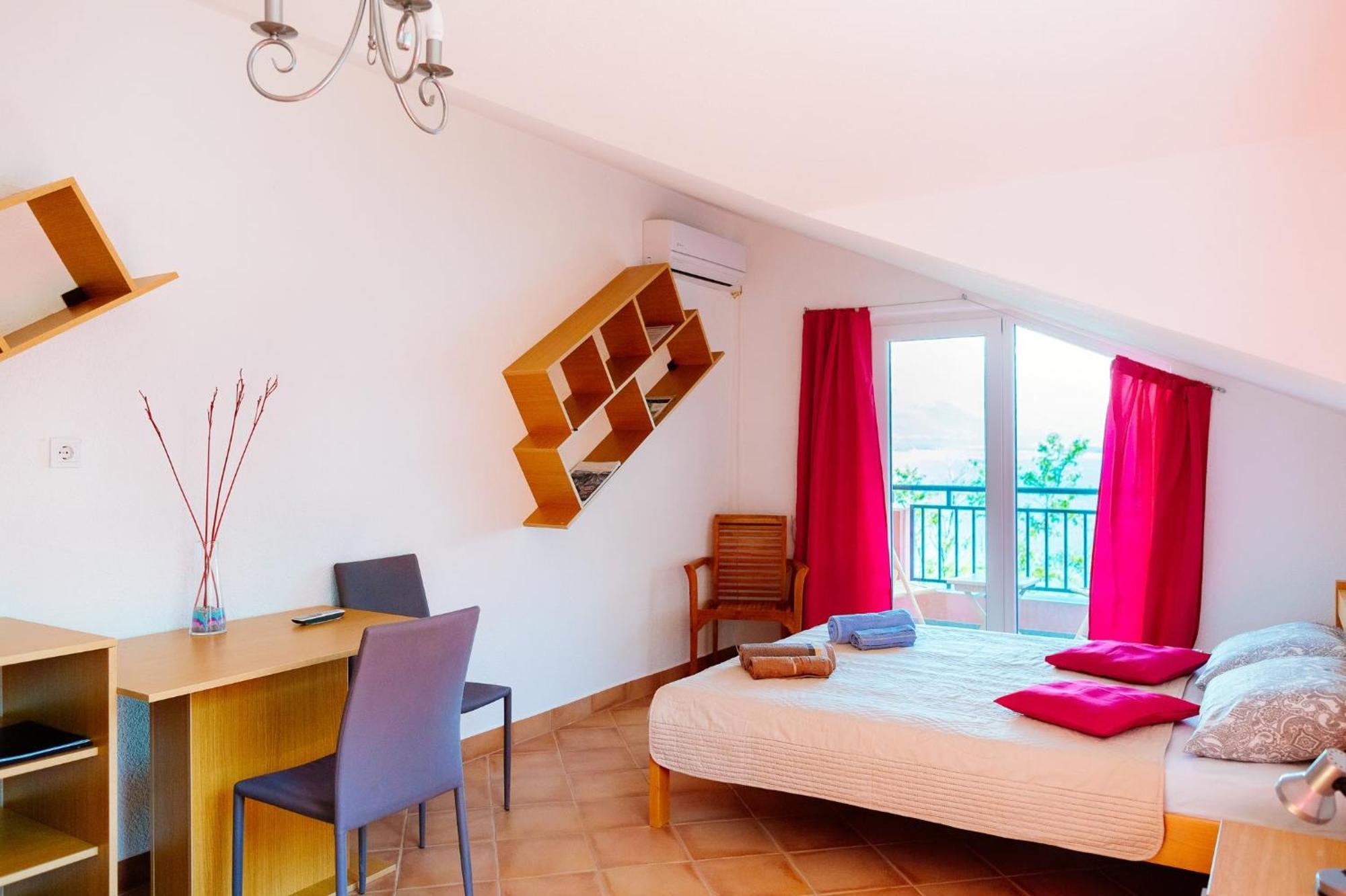 Ferienwohnung Odessa Mama Bijela Zimmer foto